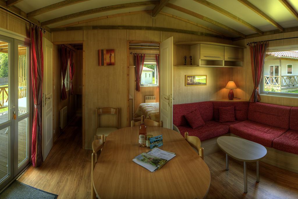 Ardeche - Gites Objectif Evasion Montreal  ภายนอก รูปภาพ